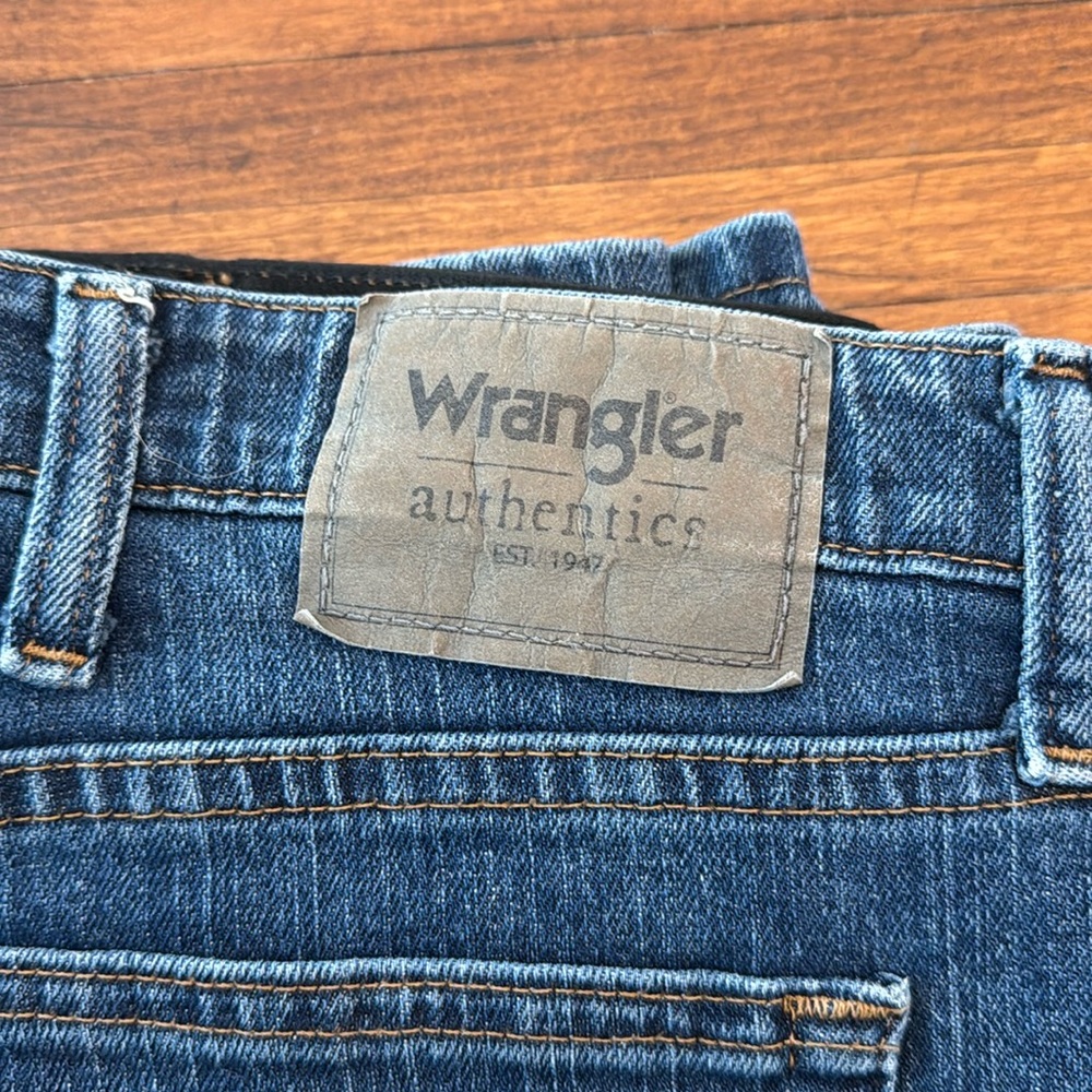 Wrangler Authentics Men's Comfort Flex Waist Relaxed Fit Jean